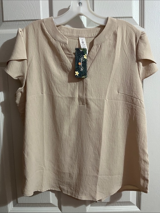Tops - Women’s Cream Short Sleeve Split-Neck Blouse